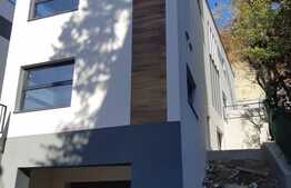 Scadere de pret! Apartament in vila 140 mp, zona linistita