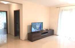 Apartament 3 camere, 140 mp, parcare, gradina, zona UMF