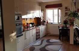 3 camere la cheie, 65 mp, parcare, zona strazii Florilor!