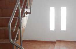 Birou modern, 120 mp cu mult spatiu verde si locuri de parcare