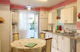 3 camere decomandate, 2 bai, boxa la subsol, zona strazii Arinilor!