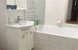 3 camere decomandate, 2 bai, boxa la subsol, zona strazii Arinilor!