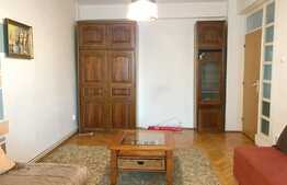 3 camere decomandate, 2 bai, boxa la subsol, zona strazii Arinilor!