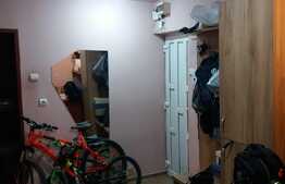 Apartament 2 camere, etaj intermediar, parcare, zona pod Calvaria