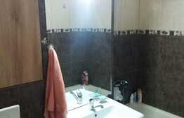 Apartament 2 camere, etaj intermediar, parcare, zona pod Calvaria