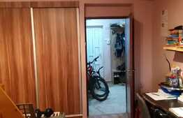 Apartament 2 camere, etaj intermediar, parcare, zona pod Calvaria