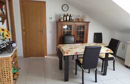 Mansarda cocheta,3 camere, 61 mp, zona strazii Florilor!