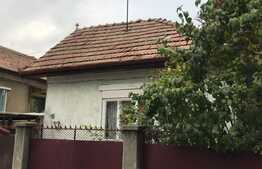 Casa Individuala ,56 mp utili ,240 mp teren ,zona Iulus Mall