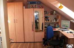 Apartament 3 camere, cu scara interioara