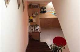 Apartament 3 camere, cu scara interioara