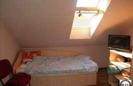 Apartament 3 camere, cu scara interioara