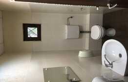 Birou spatios in zona Plopilor, 260 mp si 32 mp  terasa inclusa in pretul chiriei