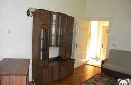 3 camere de inchiriat in zona centrala !