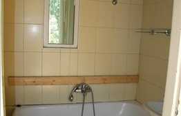 3 camere de inchiriat in zona centrala !