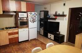 Apartament 66 mp utili, 3 camere, decomandat, zona linistita de case!