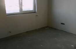 2 camere, 49 mp., semifinisat, terasa 38 mp., zona linistita Teilor