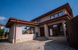 Casa cuplata la cheie de vanzare, calitate superioara, 120 mp, teren 300 mp, zona de case ! 