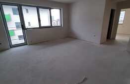 Spatiu, Garaj, Parcare exterioara, Boxa, Dressing, 2 balcoane, Etaj Intermediar, Zona Sub Cetate!