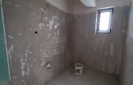 Spatiu, Garaj, Parcare exterioara, Boxa, Dressing, 2 balcoane, Etaj Intermediar, Zona Sub Cetate!