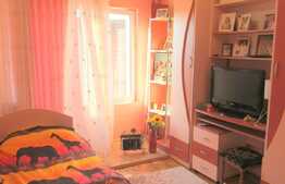 Apartament 4 camere, 77 mp, decomandat, zona strazii Intre Lacuri 