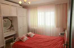 Apartament 4 camere, 77 mp, decomandat, zona strazii Intre Lacuri 