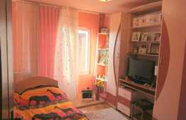 Apartament 4 camere, 77 mp, decomandat, zona strazii Intre Lacuri 