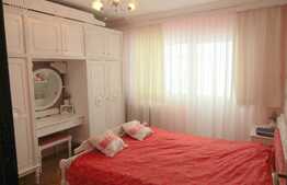 Apartament 4 camere, 77 mp, decomandat, zona strazii Intre Lacuri 