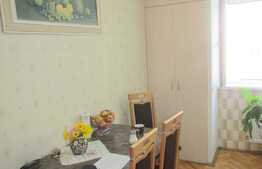 Apartament 4 camere, 77 mp, decomandat, zona strazii Intre Lacuri 