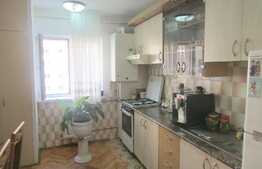 Apartament 4 camere, 77 mp, decomandat, zona strazii Intre Lacuri 