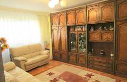 Apartament 4 camere, 77 mp, decomandat, zona strazii Intre Lacuri 