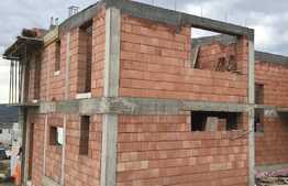 Casa tip duplex , 189 mp utili, 314 mp teren, panorama deosebita, zona linistita de case