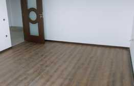 2 camere, decomandat, 58 mp., zona strazii Florilor 