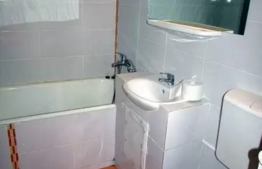 Apartament 2 camere, decomandat, 50 mp, balcon, in zona scolii Onisifor Ghibu