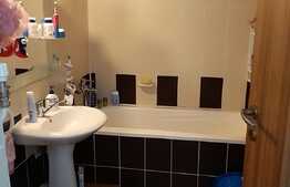 Vanzare apartament 4 camere, decomandat,etaj intermediar, zona Iulius Mall