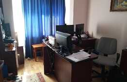 Vanzare apartament 4 camere, decomandat,etaj intermediar, zona Iulius Mall