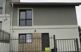 Casa de vanzare, teren 250 mp, 121 mp utili, zona de case