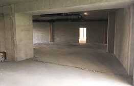 Spatiu comercial, 377 mp, parterul unui complex imobiliar nou