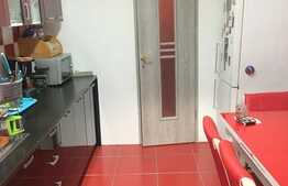 Apartament de 2 camere decomandate, 45 mp! Zona strazii Florilor! 