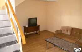 Vanzare 2 camere, 80 mp, semidecomandat, cu scara interioara, zona 21 Decembrie