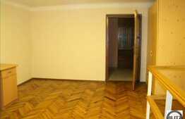 Vanzare 2 camere, 80 mp, semidecomandat, cu scara interioara, zona 21 Decembrie