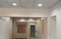 Spatiu Comercial cu vitrina ofertanta, 80 mp, Zona Centrala 