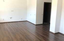 Spatiu comercial, cu gradina, 3 intrari, zona Sub Cetate,Floresti