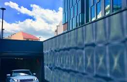 Apartament cu 3 camere, 80 mp, lux, terasa mare, Complex Scala Center