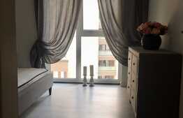 Apartament cu 3 camere, 80 mp, lux, terasa mare, Complex Scala Center