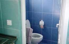 Hala  industriala de 200 mp, plus 80 mp birouri si 500 mp curte