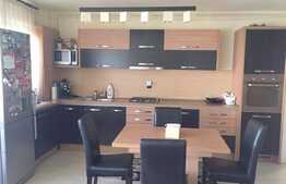 Apartament 3 camere, etaj intermediar, loc parcare ! Zona Strazii Eroilor! 