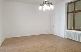 Apartament de vanzare 3 camere, zona centrala a orasului!