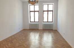 Apartament de vanzare 3 camere, zona centrala a orasului!