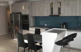 Finisaje de lux, 77mp, AC, loc parcare, zona strazii Stejarului!