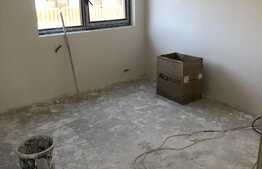 Apartament in vila, 3 camere, parcare, zona Campului